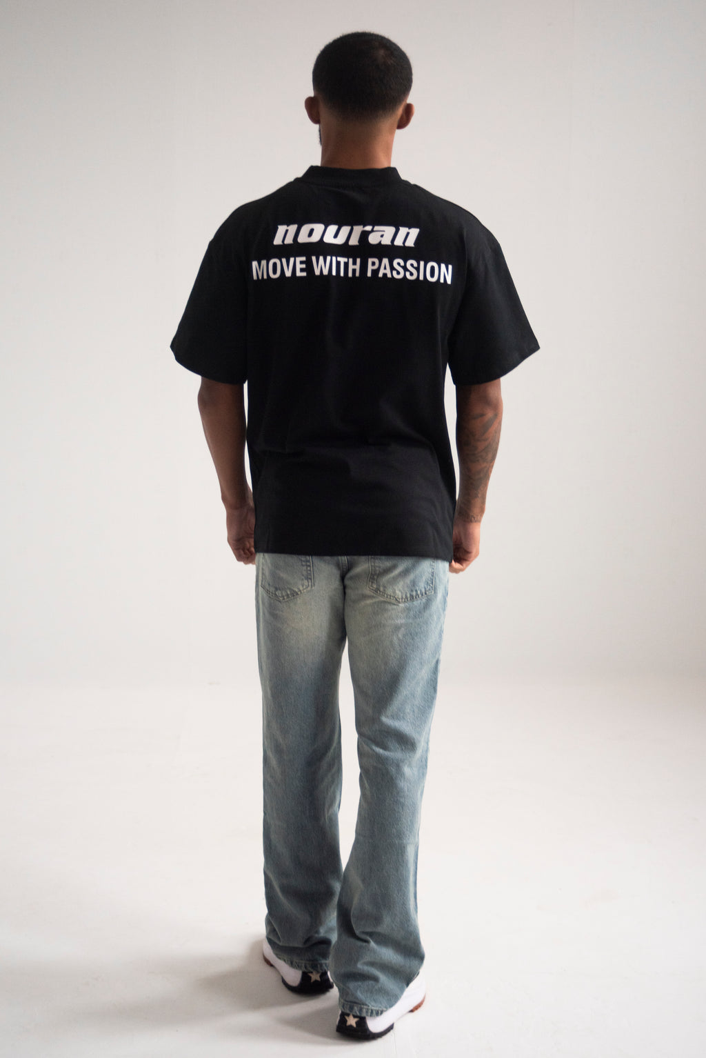 Black signature t-shirt